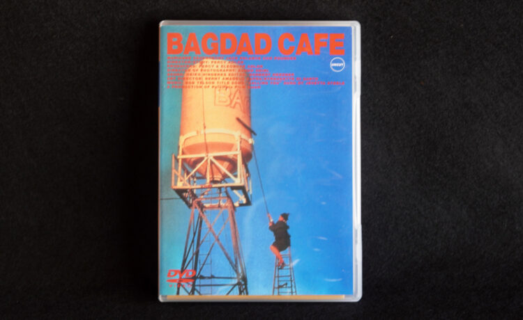 『バグダッド・カフェ（BAGDAD CAFE）』1987年：パーシー・アドロン監督｜Trunk Room Library蔵書目録