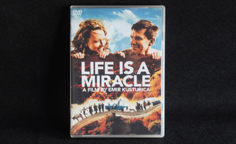 『ライフ・イズ・ミラクル（Life is a Miracle）』エミール・クストリッツァ監督｜Trunk Room Library蔵書目録